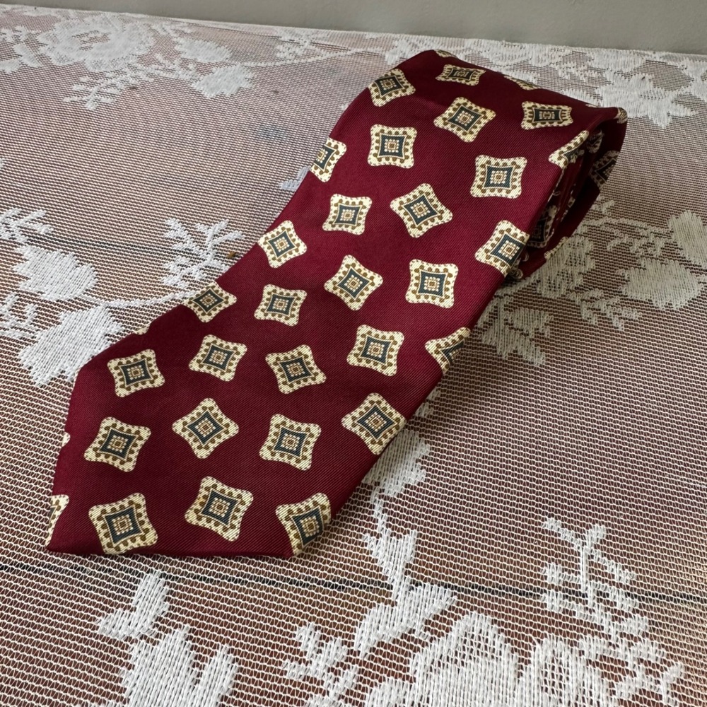JOHN HENRY Burgundy Geometric Silk Men's Necktie Imported Fabric Made‎ in USA